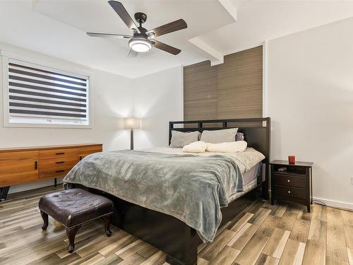 10922 96 Street, Edmonton, AB - Indoor Photo Showing Bedroom