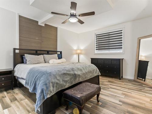 10922 96 Street, Edmonton, AB - Indoor Photo Showing Bedroom