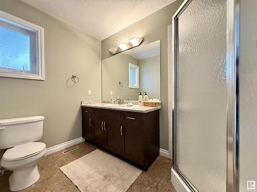 8114 79 Avenue, Edmonton, AB - Indoor Photo Showing Bathroom