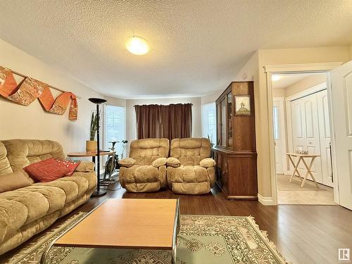 8114 79 Avenue, Edmonton, AB - Indoor Photo Showing Living Room