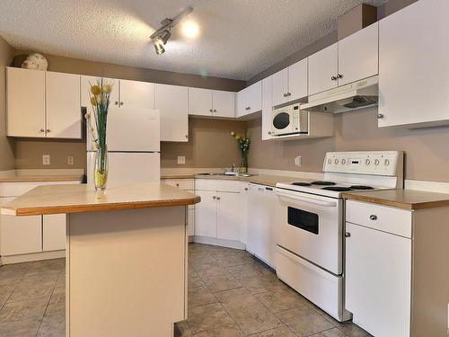 126 11325 83 Street, Edmonton, AB - Indoor Photo Showing Kitchen