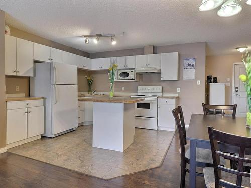 126 11325 83 Street, Edmonton, AB - Indoor Photo Showing Kitchen