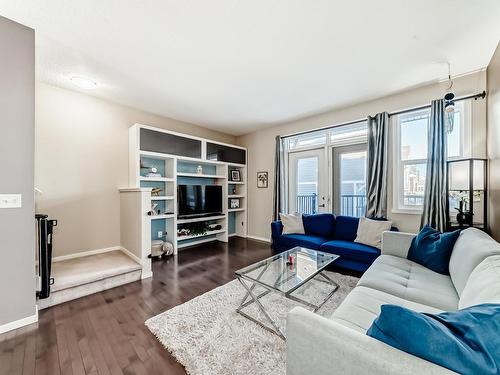 120 603 Watt Boulevard, Edmonton, AB - Indoor Photo Showing Living Room