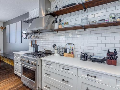 7904 Summerside Grande Boulevard, Edmonton, AB - Indoor Photo Showing Kitchen With Upgraded Kitchen