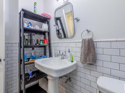 7904 Summerside Grande Boulevard, Edmonton, AB - Indoor Photo Showing Bathroom