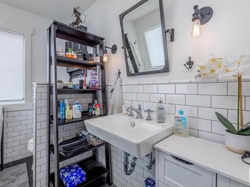 7904 Summerside Grande Boulevard, Edmonton, AB - Indoor Photo Showing Bathroom