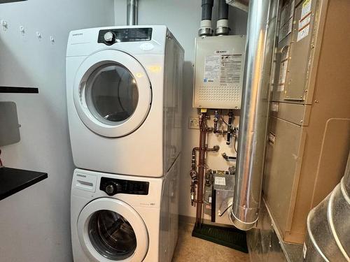 307 10808 71 Avenue, Edmonton, AB - Indoor Photo Showing Laundry Room