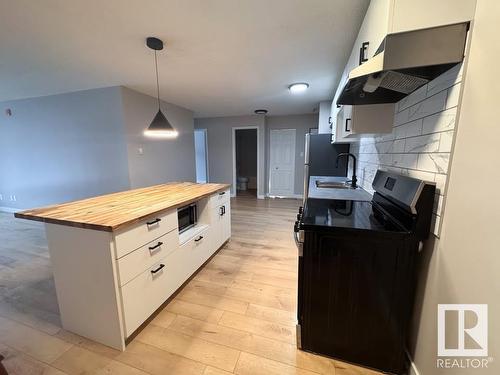 9219 111 Avenue, Edmonton, AB - Indoor Photo Showing Kitchen