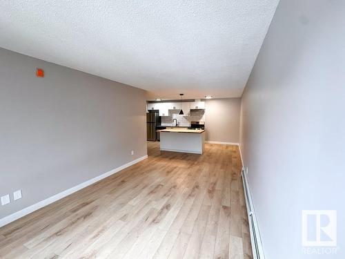 9219 111 Avenue, Edmonton, AB - Indoor