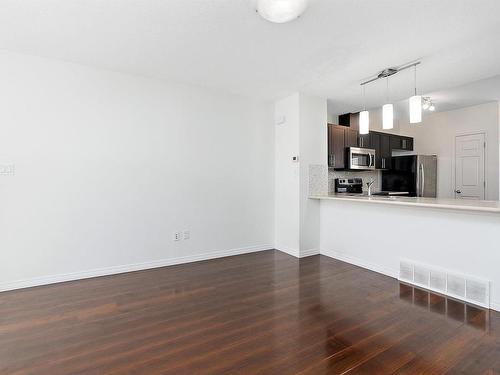 84 1623 Towne Centre Boulevard, Edmonton, AB - Indoor Photo Showing Kitchen