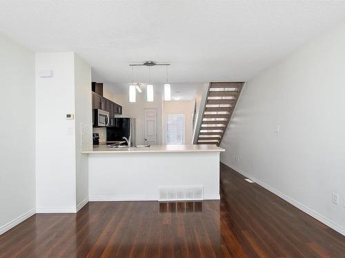 84 1623 Towne Centre Boulevard, Edmonton, AB - Indoor Photo Showing Kitchen