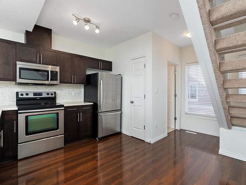 84 1623 Towne Centre Boulevard, Edmonton, AB - Indoor Photo Showing Kitchen