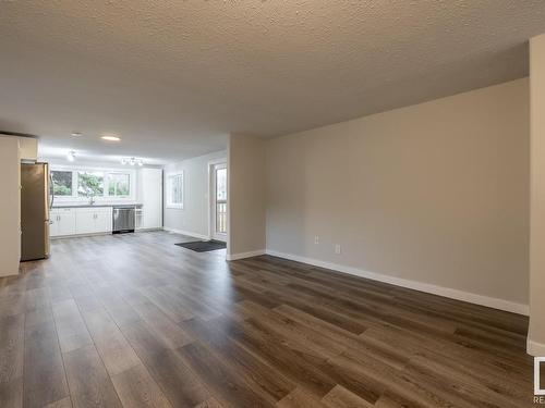 23 The Pkwy, Edmonton, AB - Indoor Photo Showing Living Room