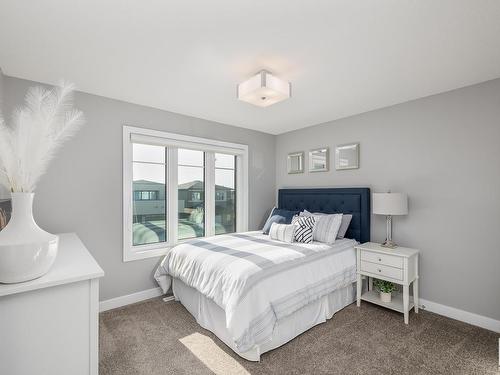 2252 Kelly Crescent, Edmonton, AB - Indoor Photo Showing Bedroom