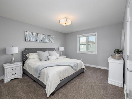 2252 Kelly Crescent, Edmonton, AB - Indoor Photo Showing Bedroom