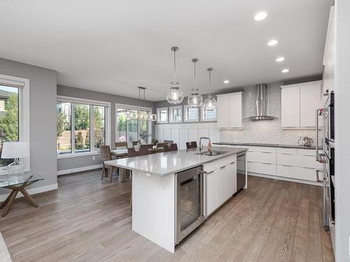 2252 Kelly Crescent, Edmonton, AB - Indoor Photo Showing Kitchen With Upgraded Kitchen