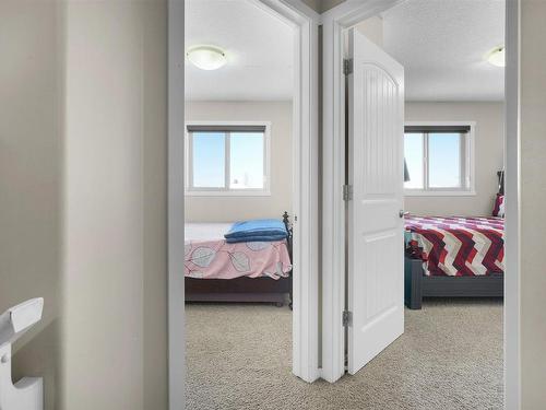 2004 32 Street, Edmonton, AB - Indoor Photo Showing Bedroom