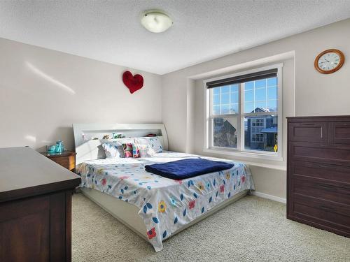 2004 32 Street, Edmonton, AB - Indoor Photo Showing Bedroom