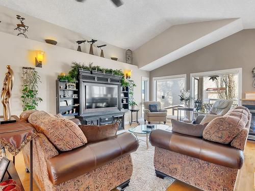 16127 76 Street, Edmonton, AB - Indoor Photo Showing Living Room