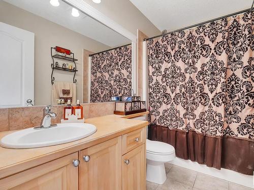 16127 76 Street, Edmonton, AB - Indoor Photo Showing Bathroom