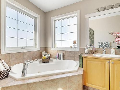 16127 76 Street, Edmonton, AB - Indoor Photo Showing Bathroom