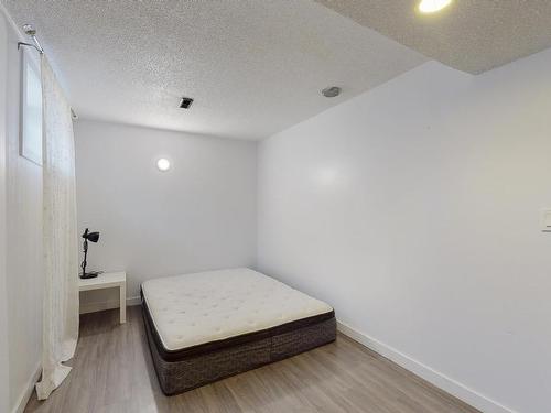 15004 88 Street, Edmonton, AB - Indoor Photo Showing Bedroom