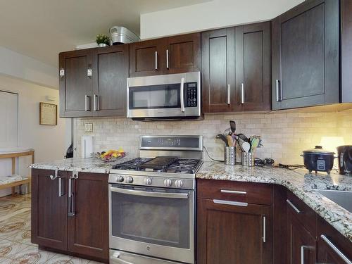 15004 88 Street, Edmonton, AB - Indoor Photo Showing Kitchen With Upgraded Kitchen