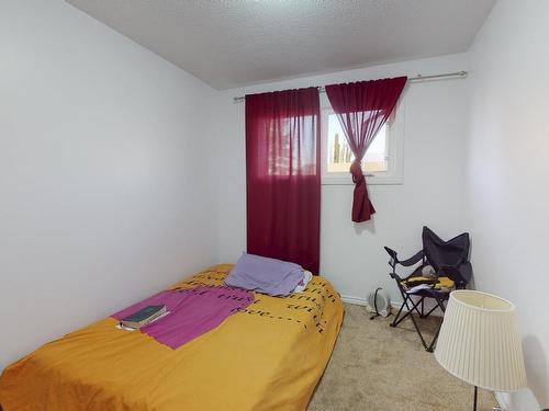 15004 88 Street, Edmonton, AB - Indoor Photo Showing Bedroom