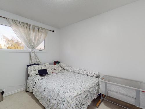 15004 88 Street, Edmonton, AB - Indoor Photo Showing Bedroom