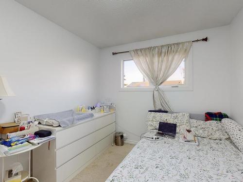 15004 88 Street, Edmonton, AB - Indoor Photo Showing Bedroom