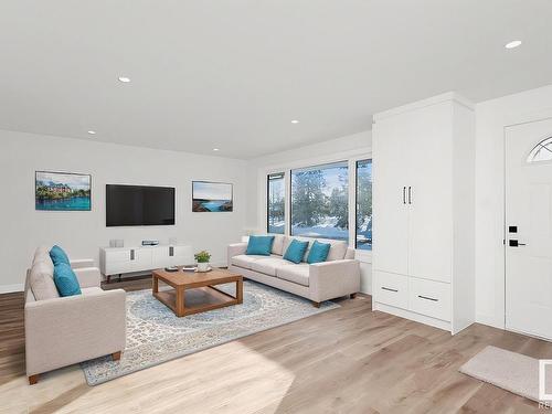 11332 57 Avenue, Edmonton, AB - Indoor Photo Showing Living Room