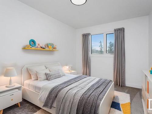 11332 57 Avenue, Edmonton, AB - Indoor Photo Showing Bedroom