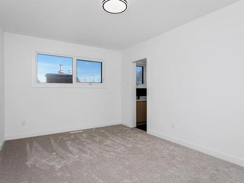 11332 57 Avenue, Edmonton, AB - Indoor Photo Showing Kitchen