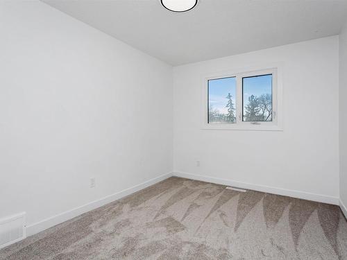 11332 57 Avenue, Edmonton, AB - Indoor Photo Showing Bathroom