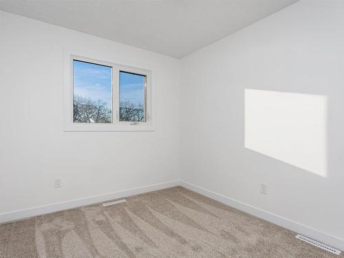 11332 57 Avenue, Edmonton, AB - Indoor Photo Showing Other Room