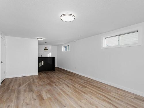 11332 57 Avenue, Edmonton, AB - Indoor Photo Showing Other Room