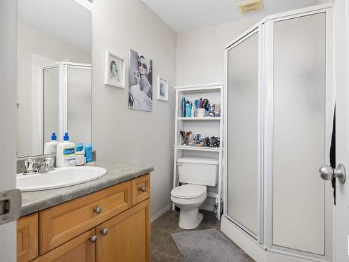 34 451 Hyndman Crescent, Edmonton, AB - Indoor Photo Showing Bathroom