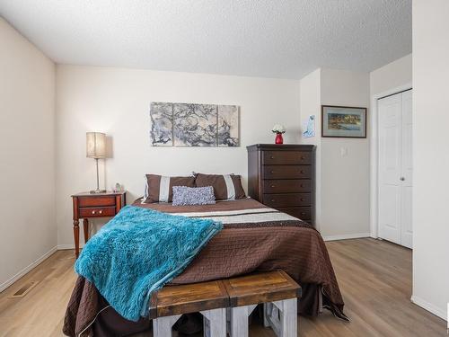 34 451 Hyndman Crescent, Edmonton, AB - Indoor Photo Showing Bedroom