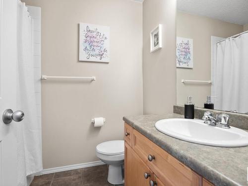 34 451 Hyndman Crescent, Edmonton, AB - Indoor Photo Showing Bathroom