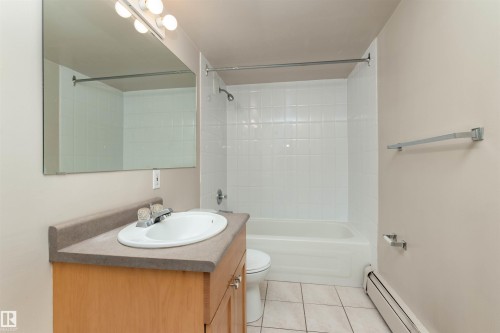 1109 9730 106 Street, Edmonton, AB - Indoor Photo Showing Bathroom