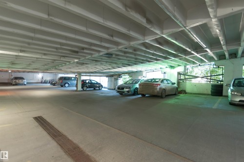 1109 9730 106 Street, Edmonton, AB - Indoor Photo Showing Garage