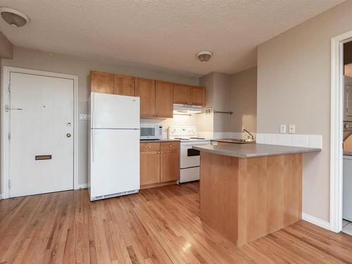 1109 9730 106 Street, Edmonton, AB - Indoor Photo Showing Kitchen