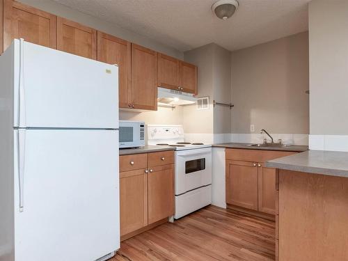 1109 9730 106 Street, Edmonton, AB - Indoor Photo Showing Kitchen