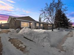 9827 166 Avenue  Edmonton, AB T5X 5J7