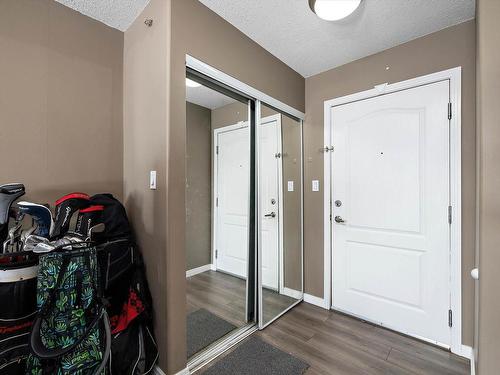 110 592 Hooke Road, Edmonton, AB - Indoor Photo Showing Other Room