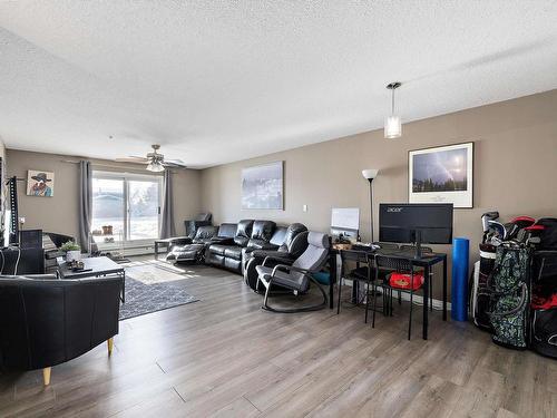 110 592 Hooke Road, Edmonton, AB - Indoor Photo Showing Living Room