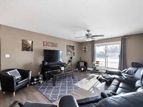 110 592 Hooke Road, Edmonton, AB - Indoor Photo Showing Living Room