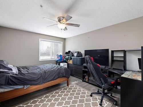 110 592 Hooke Road, Edmonton, AB - Indoor Photo Showing Bedroom