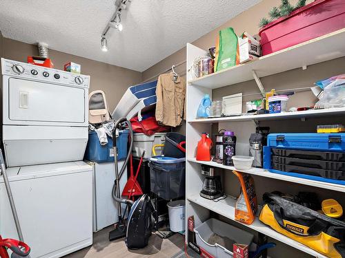 110 592 Hooke Road, Edmonton, AB - Indoor Photo Showing Laundry Room