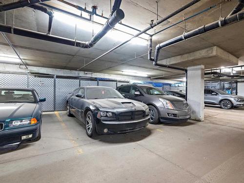 110 592 Hooke Road, Edmonton, AB - Indoor Photo Showing Garage